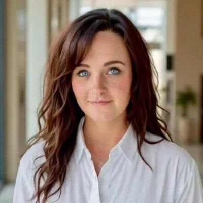 Elizabeth Lawrence - Featured