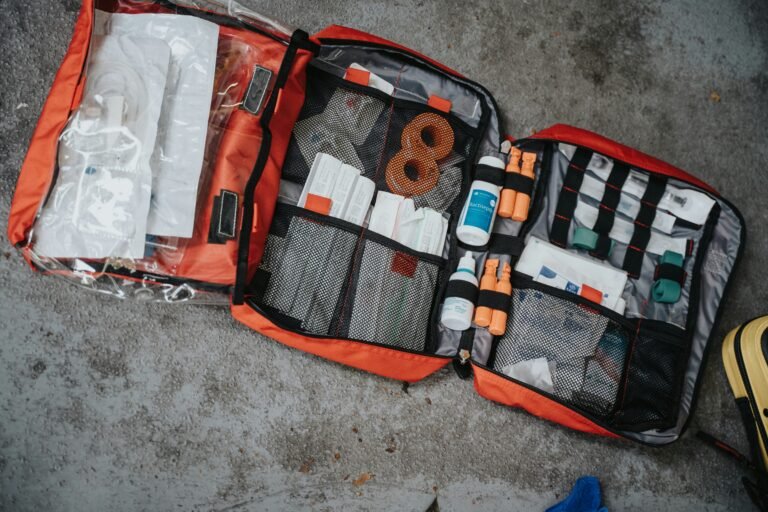 Open emergency bag
